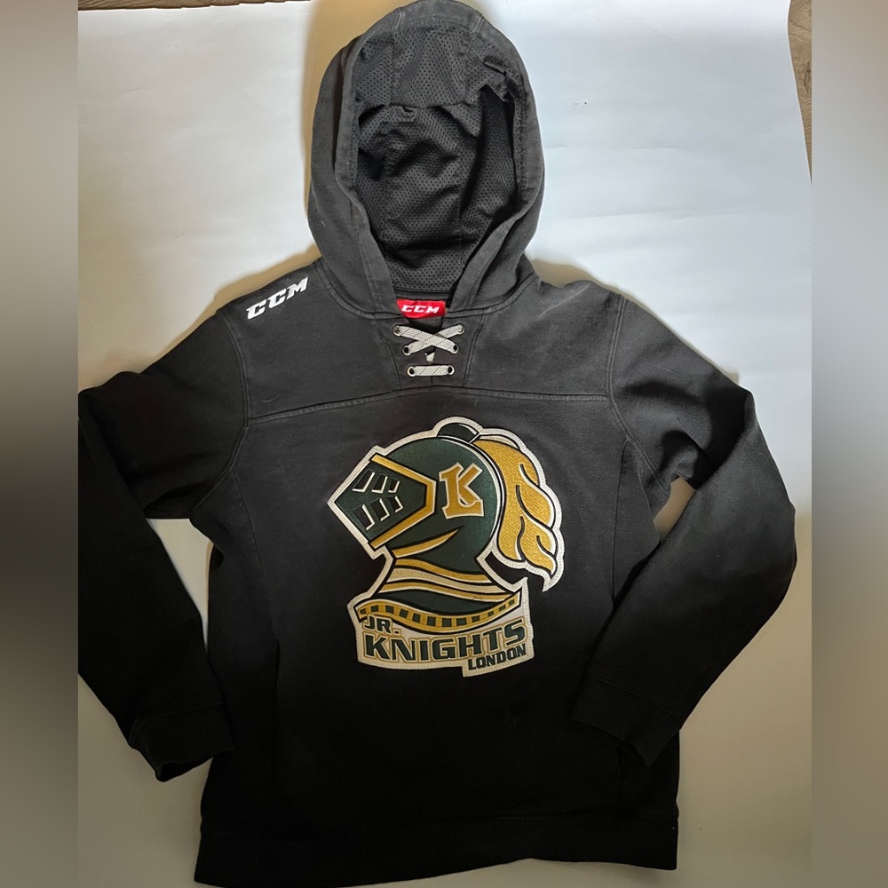 Youth XL London knights hockey sweater CCM black with nights logo sports collect